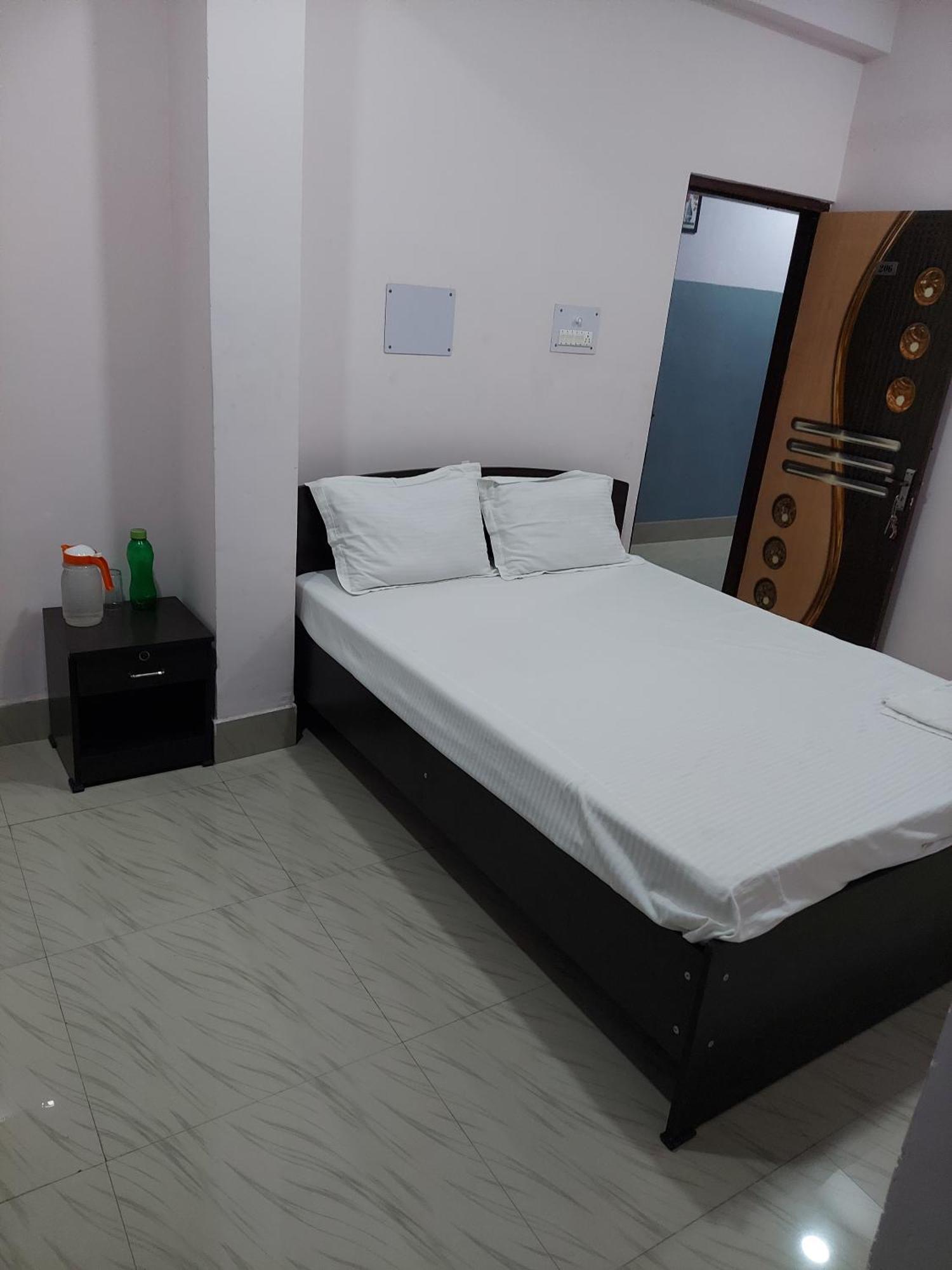 Raison Hotel Джамшедпур Экстерьер фото